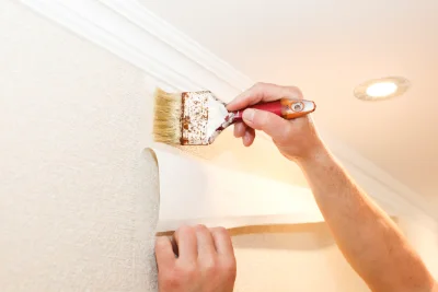 Pose de papier peint au Plessier-sur-Bulles — revêtements muraux et toiles de verre